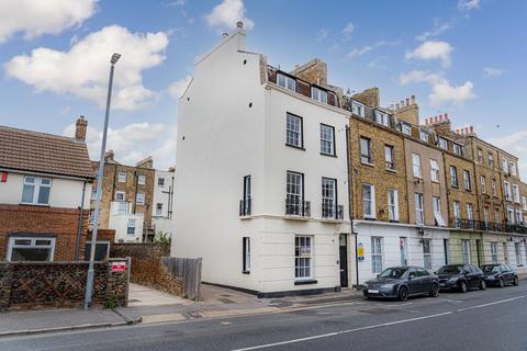 Flat 1, 24 Avenue Road, Herne Bay, CT6 8TB