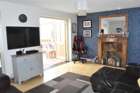 3 bedroom semi-detached house for sale - Dale Close, Fforestfach, Swansea