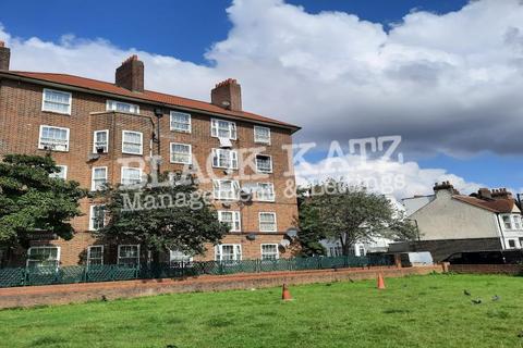 4 bedroom apartment to rent, SE15