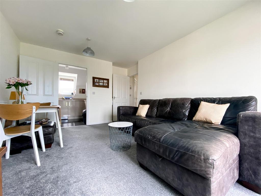 Tudor Crescent, Highbury, Cosham 2 bed flat £160,000