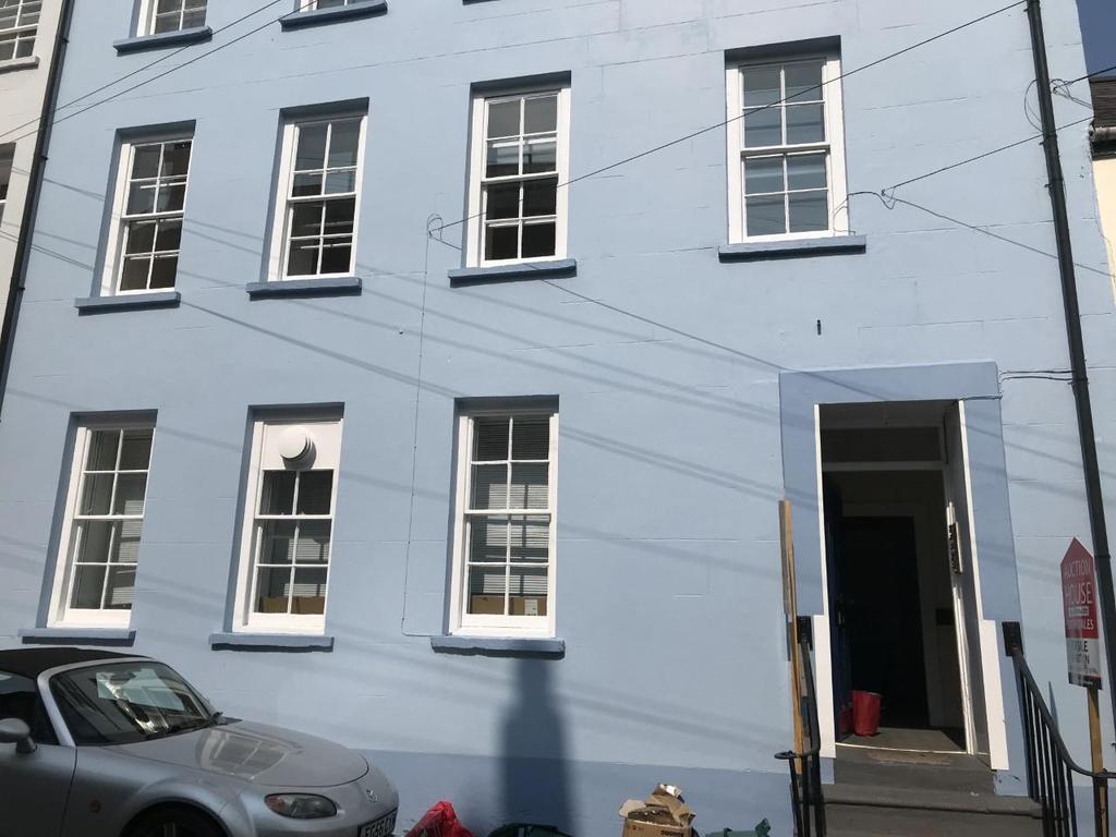 Goat Street, Haverfordwest 1 bed apartment £450 pcm (£104 pw)