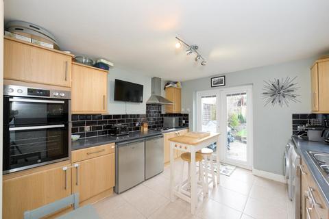 207 Hook Road, Epsom, KT19 8TZ