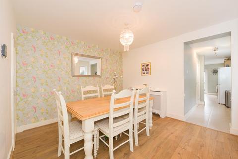 207 Hook Road, Epsom, KT19 8TZ