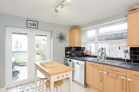 207 Hook Road, Epsom, KT19 8TZ