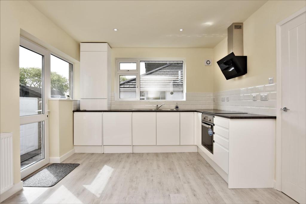 Glenridding Drive, BarrowInFurness 2 bed semidetached bungalow £