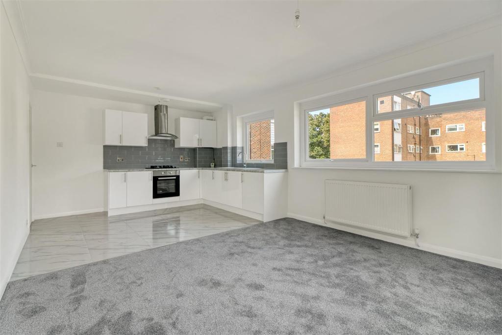 Maplin Close, Winchmore Hill, N21 3 bed flat £1,600 pcm (£369 pw)