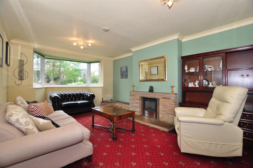 Hagley Road, Hayley Green, Halesowen 3 bed semidetached house £290,000