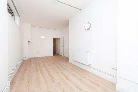 2 bedroom apartment to rent, E8