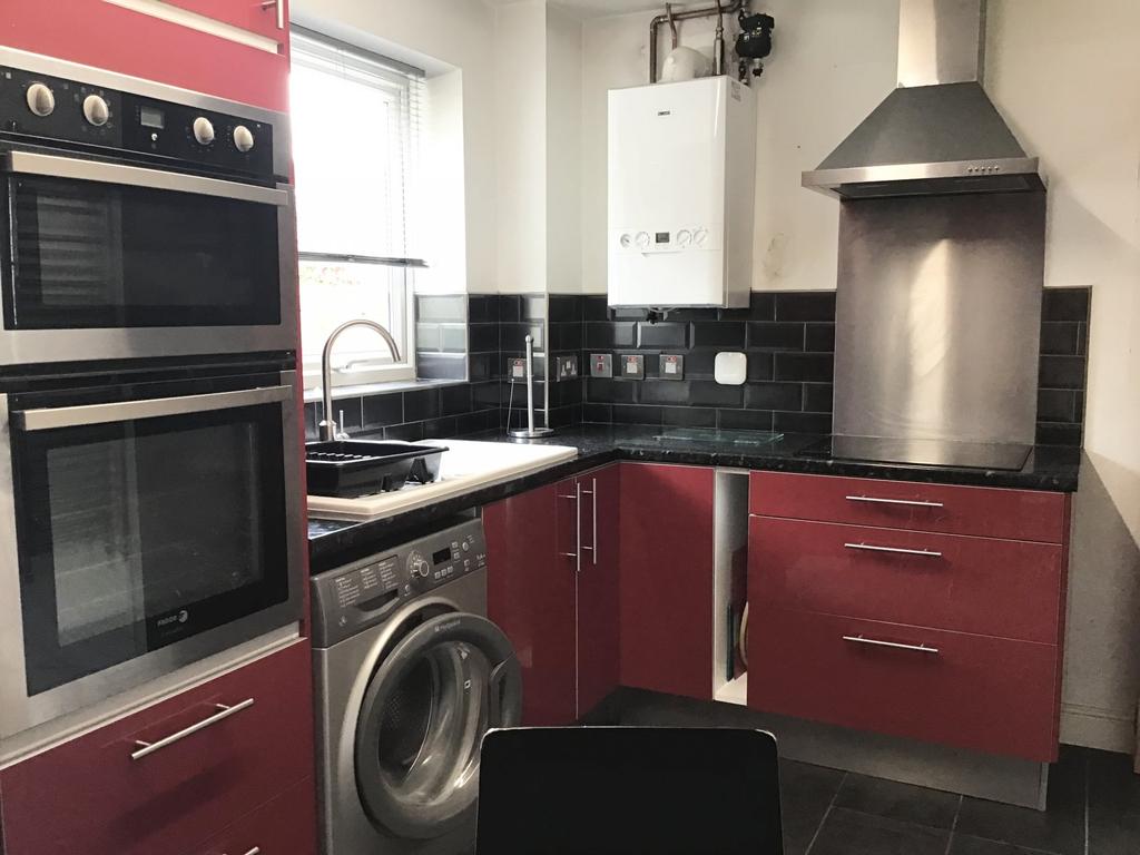 Lawford Close, Telford, TF4 2 bed semidetached house £158,500
