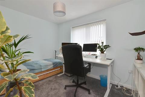 43 Taylor Close, Tonbridge, TN9 2FE