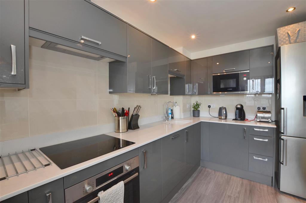 Kitchen/ Living Room