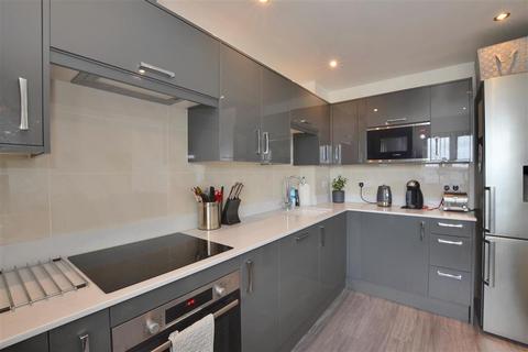 43 Taylor Close, Tonbridge, TN9 2FE