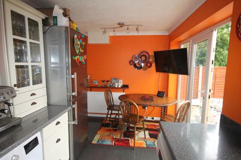 16 Arion Close, Bolehall, Tamworth, B77 3NS