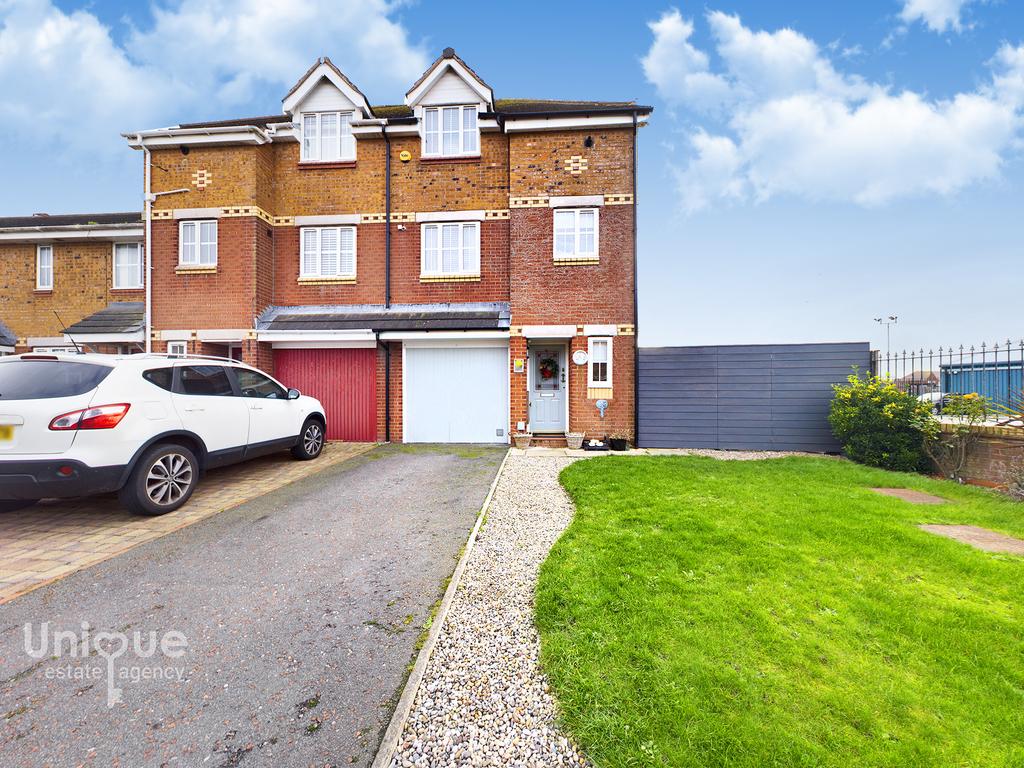 Harbour Way, Fleetwood, FY7 4 bed end of terrace house £239,950