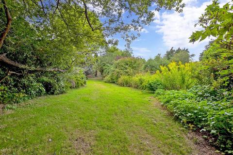 3 Cherry Grove, Tonbridge, TN10 4NA