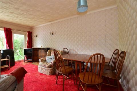3 Cherry Grove, Tonbridge, TN10 4NA