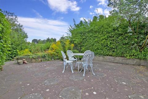 3 Cherry Grove, Tonbridge, TN10 4NA