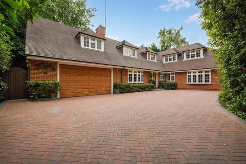 1 Brackenhill, Cobham, KT11 2EW