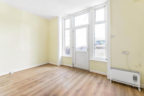 1 bedroom flat for sale - Temple Street,  Llandrindod Wells,  LD1