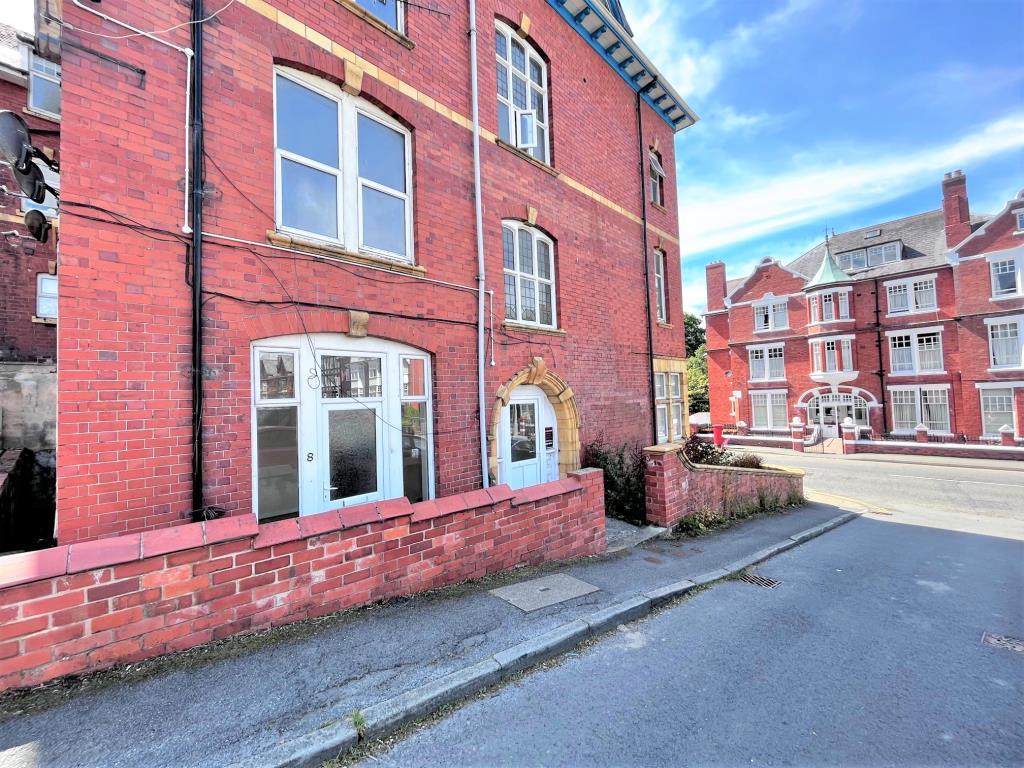 Temple Street, Llandrindod Wells, LD1 1 bed flat for sale £50,000