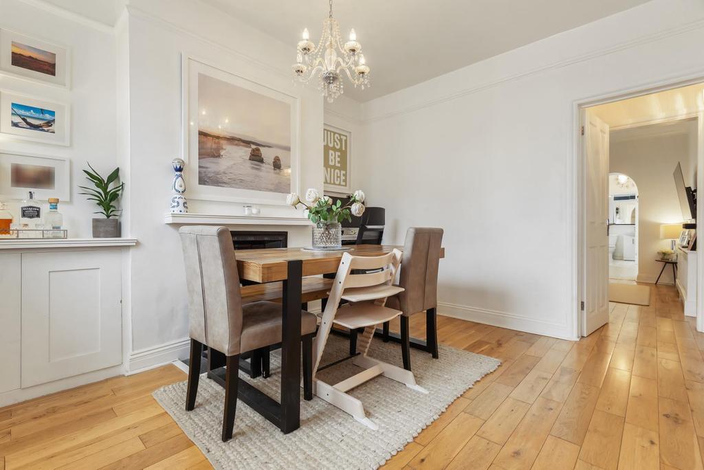 Bearfield Road, Kingston Upon Thames, KT2 2 bed terraced house £679,950