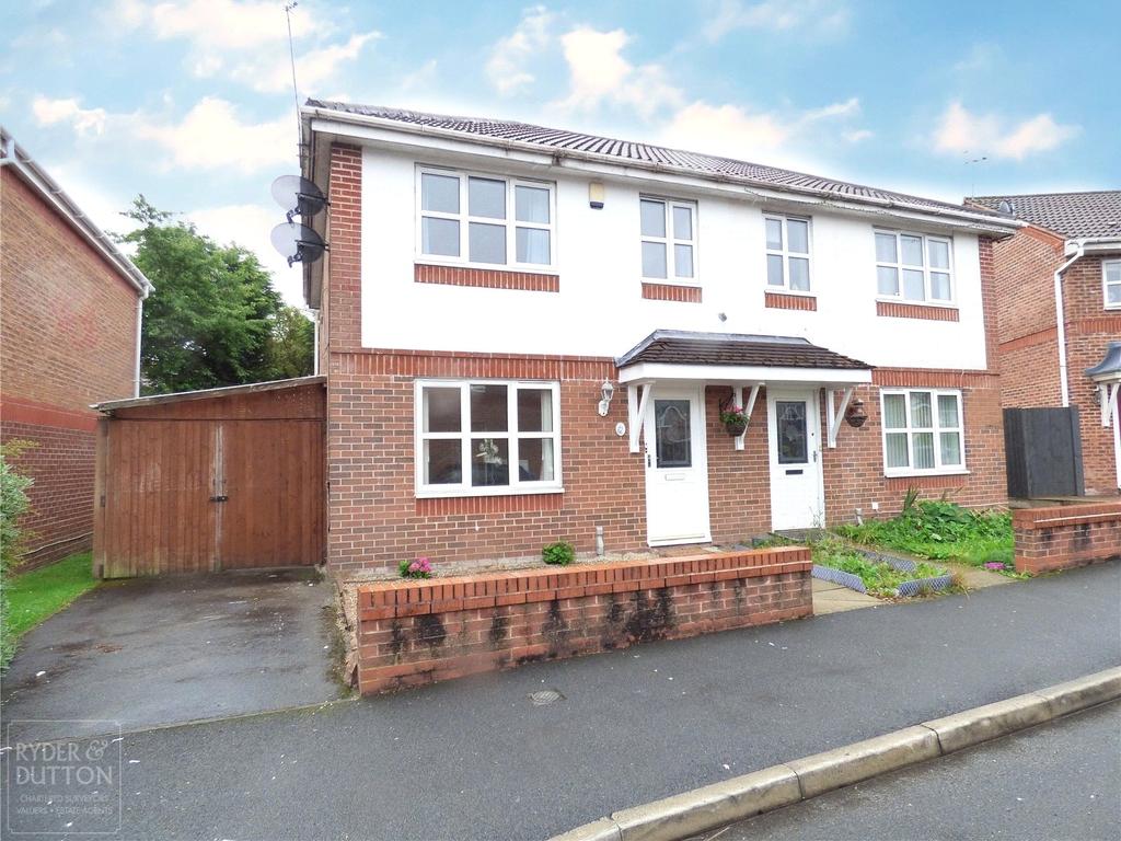 Greetland Drive, Blackley... 3 bed semidetached house £900 pcm (£208 pw)