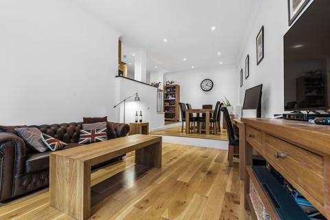 19 Dock Street, London, E1 8JN