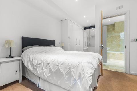 19 Dock Street, London, E1 8JN