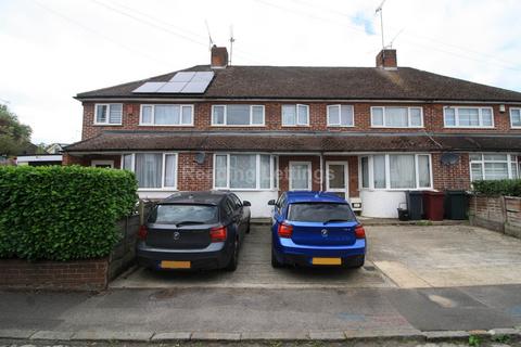 3 bedroom terraced house to rent, Piggotts Road, Caversham