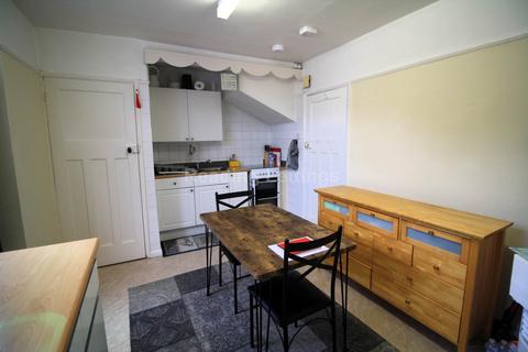 3 bedroom terraced house to rent, Piggotts Road, Caversham