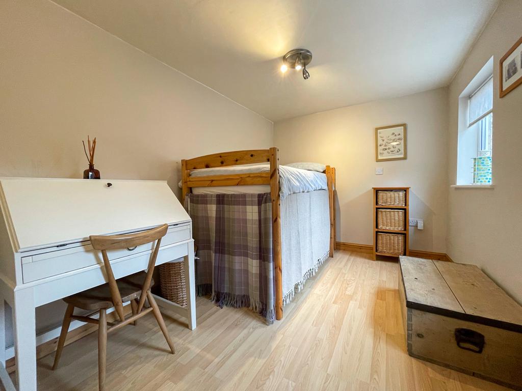 Bedroom 4/Home Office