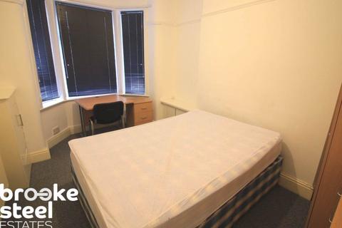 3 bedroom terraced house to rent, Fitzwarren Street, Salford