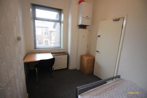 3 bedroom terraced house to rent, Fitzwarren Street, Salford