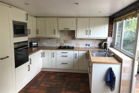 5 Downs Road, Yalding, Maidstone, ME18 6JE
