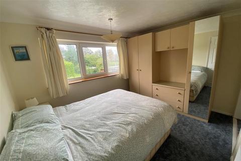 5 Downs Road, Yalding, Maidstone, ME18 6JE