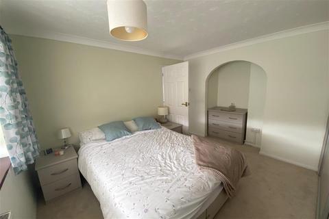5 Downs Road, Yalding, Maidstone, ME18 6JE