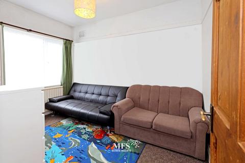 40 Greenway Gardens, Greenford, UB6 9TU