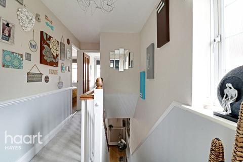 11 Wepham Close, Hayes, UB4 9YG