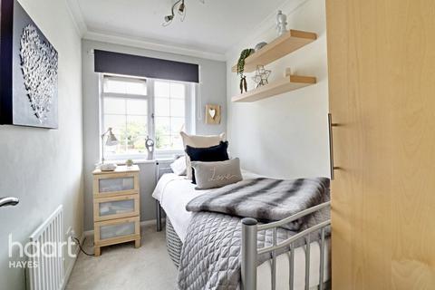 11 Wepham Close, Hayes, UB4 9YG