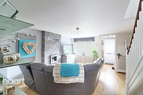 11 Wepham Close, Hayes, UB4 9YG