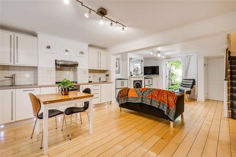 Studio to rent, Wilton Square, Islington, London