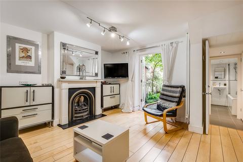 Studio to rent, Wilton Square, Islington, London