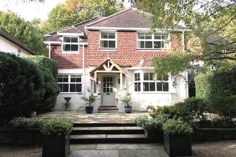 4 bedroom detached house to rent, Blackheath Lane, GUILDFORD, Surrey, GU4