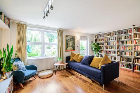 58 Whitby Court, London, N7 0SU