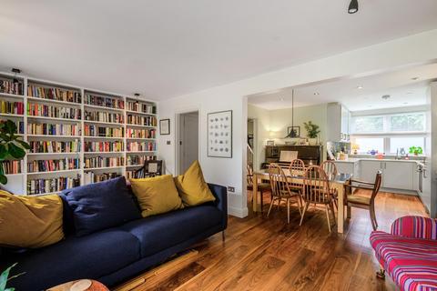 58 Whitby Court, London, N7 0SU