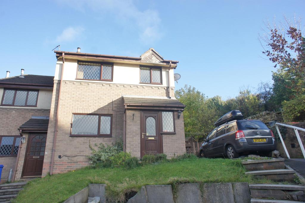 Paterson Gardens, Stocksbridge, Sheffield, S36 1JR 2 bed terraced house