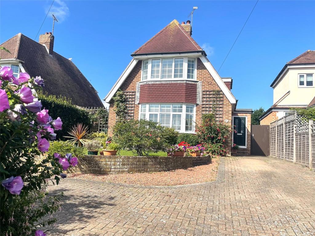 Sea Lane, Rustington, Littlehampton, BN16 3 bed detached house £600,000