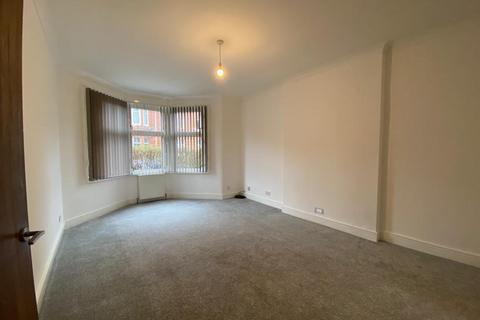 3 bedroom flat to rent, Norham Street, Flat 0-1, Glasgow G41