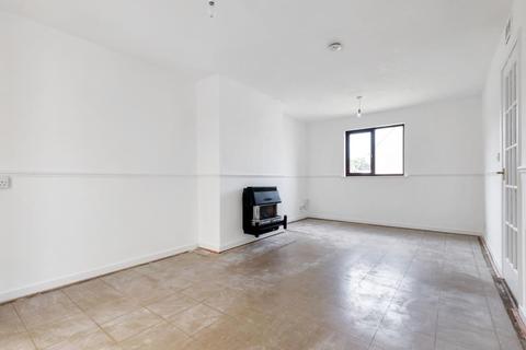 49 Blakes Avenue, Witney, OX28 3SX