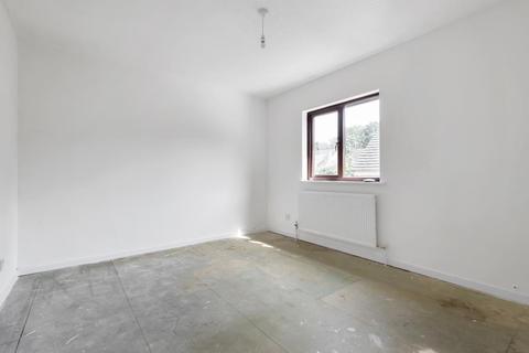 49 Blakes Avenue, Witney, OX28 3SX